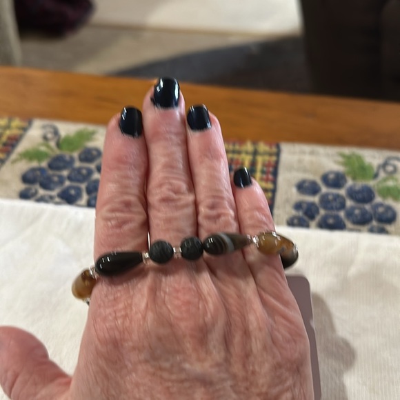 Pretty Hand Crafted Dyed Brown Agate and Lava Stretch Bracelet - Picture 7 of 9